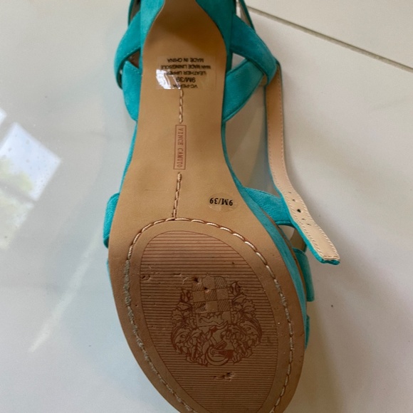 Vince Camuto  Turquoise Suede Platform Heel Never worn - Picture 5 of 5